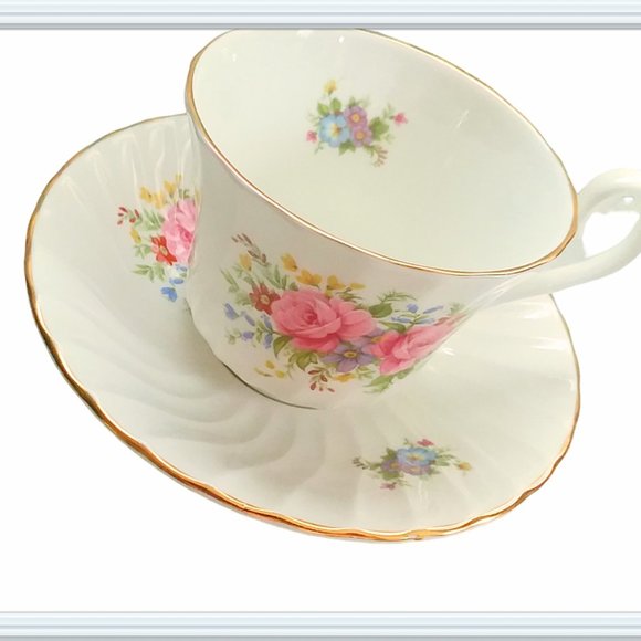 Royal Sutherland Tea Cup Saucer Set Floral Motif Fine Bone China Made in England - Picture 4 of 12
